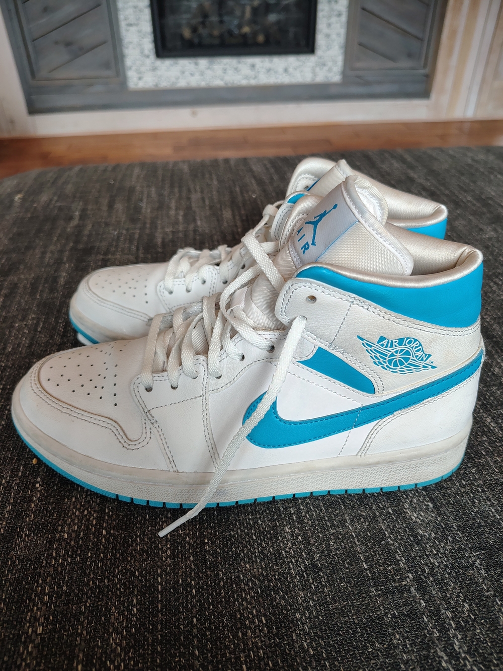 Nike Air Jordan 1 Mid 'UNC' 2020 White & Blue High-Top Women's Sneakers Size 8